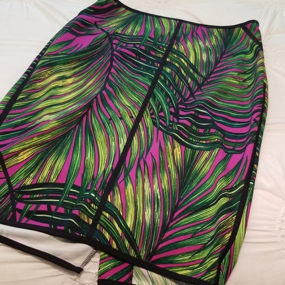 Worthington Dresses & Skirts - Worthington Purple Skirt Green n Black Leaves Worthington Dresses & Skirts - Worthington Purple Skirt Green n Black Leaves